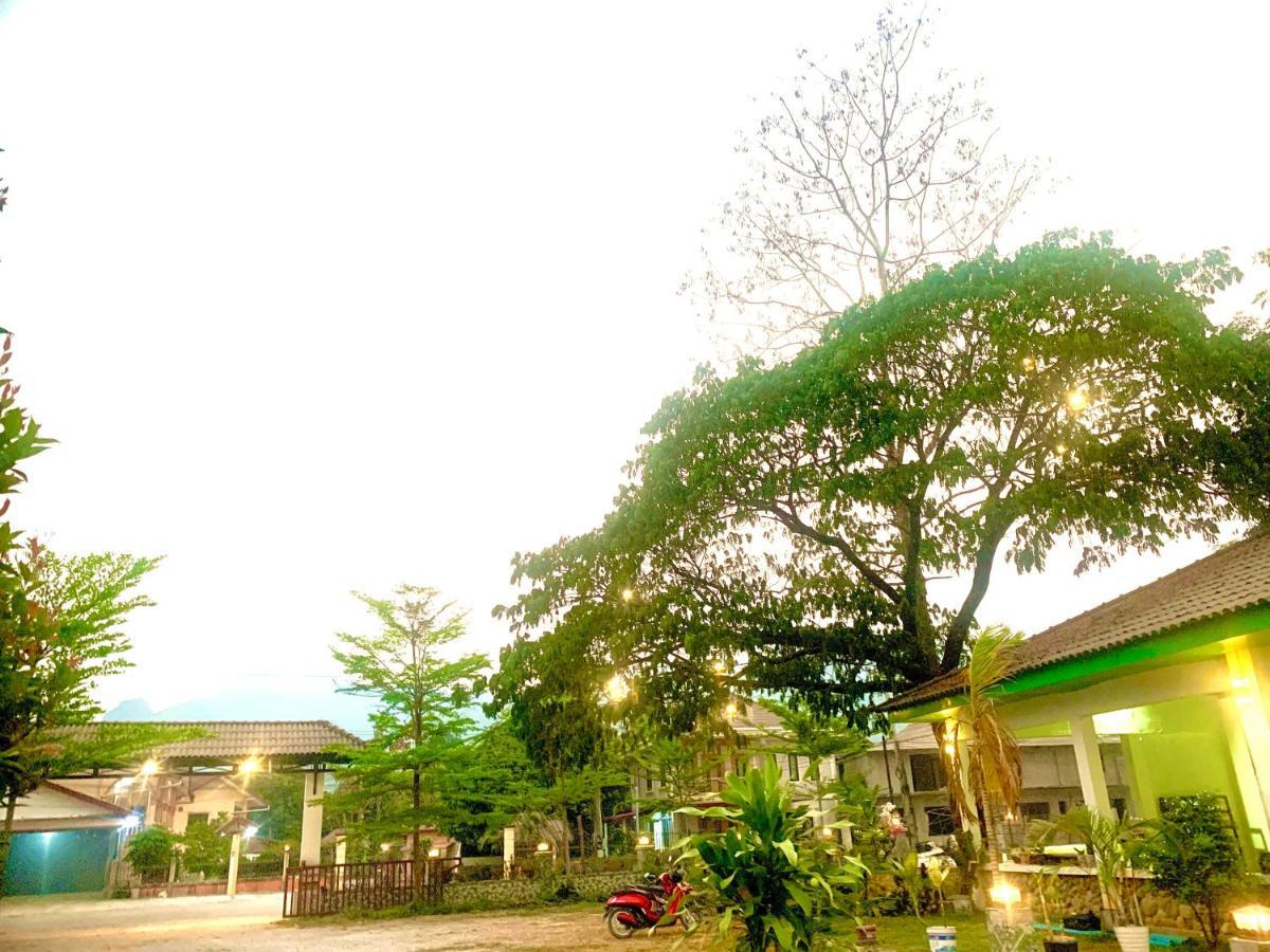 Vang Vieng Garden Resort ภายนอก รูปภาพ